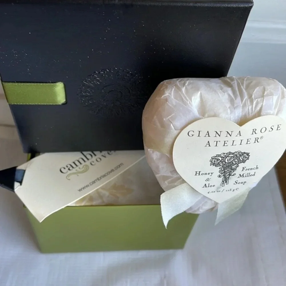 NIB Heart Shape Soap Honey & Aloe